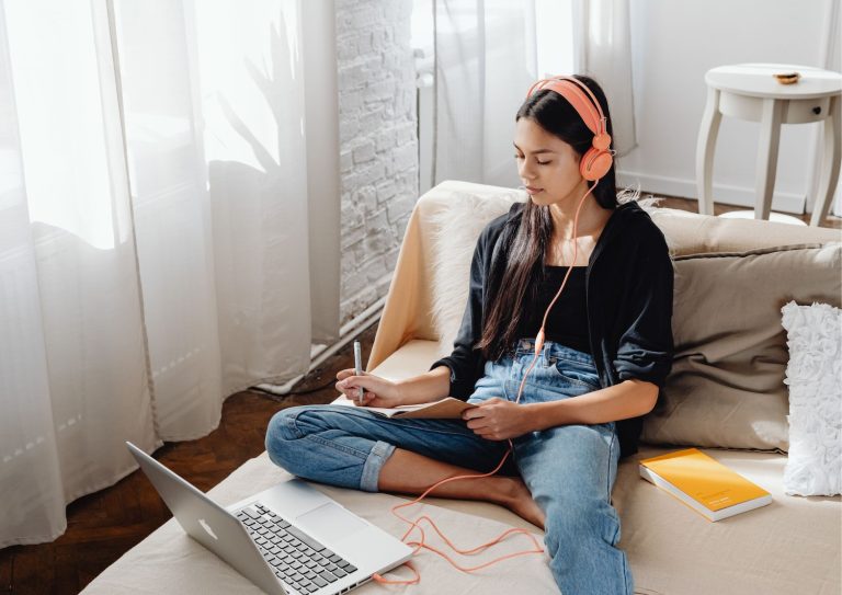 Gör-julen-till-en-tid-för-både-studier-och-avkoppling